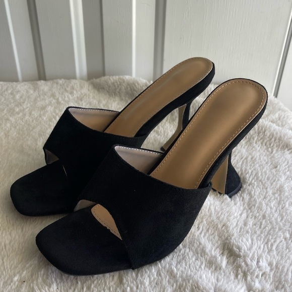 Unbranded black unique heels - Picture 1 of 9